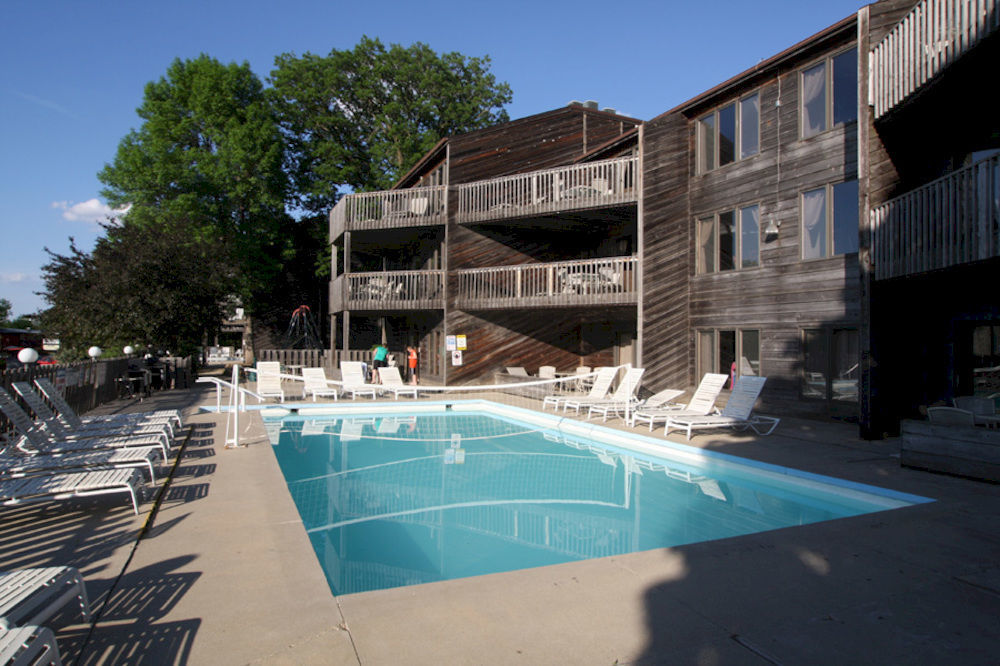 West Oaks Hotel Arnolds Park Exterior photo